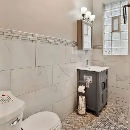 Luxurious Avalon Manor Holiday home