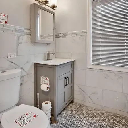 Holiday home Luxurious Avalon Manor *