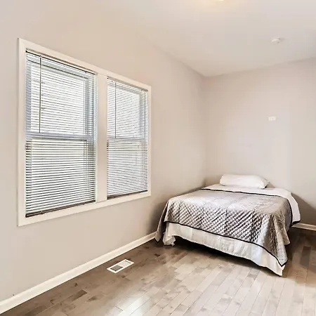 Holiday home Luxurious Avalon Manor Chicago