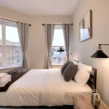 Spacious 3bedroom Family Oasis In Irving Park That Sleeps 8 Guests *