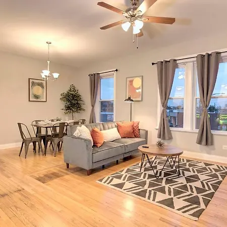 Spacious 3bedroom Family Oasis In Irving Park That Sleeps 8 Guests Apartment *