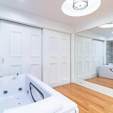 Apartment Spacious 4br Gold Coast Duplex With Jacuzzi In The Bedroom *