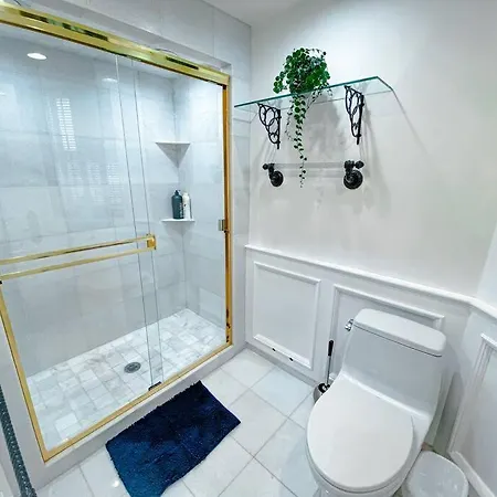 Apartment Spacious 4br Gold Coast Duplex With Jacuzzi In The Bedroom