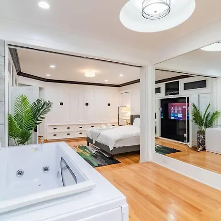 Apartment Spacious 4br Gold Coast Duplex With Jacuzzi In The Bedroom *
