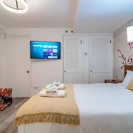 Apartment Japanese Themed 2br In Gold Coast For Up To 4 Guests Chicago