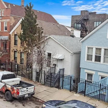 Wicker Park Apartment, The Experience Apartment *
