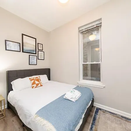 The Secret West Loop Oasis For Up To 4 Guests With 4k Smart Hdtv *