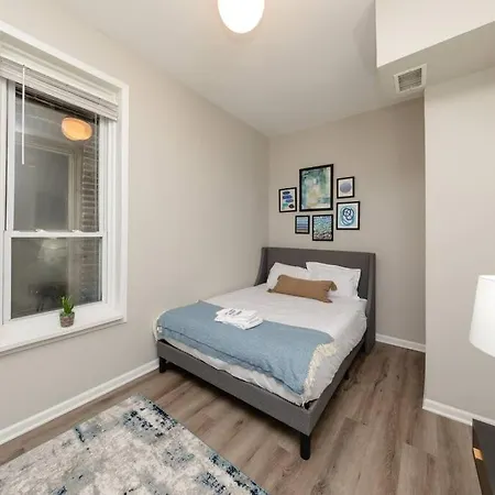 The Secret West Loop Oasis For Up To 4 Guests - 5 Minutes To United Center! Apartment