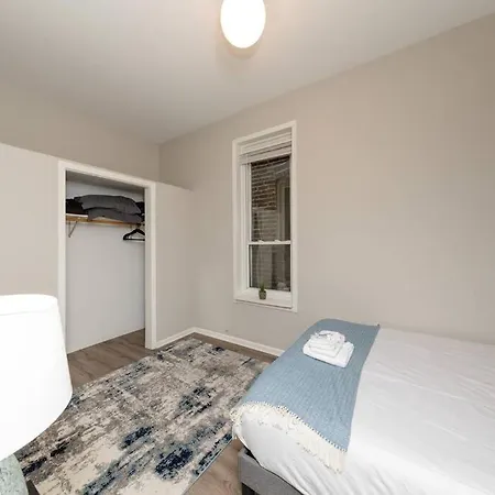 The Secret West Loop Oasis For Up To 4 Guests - 5 Minutes To United Center! *