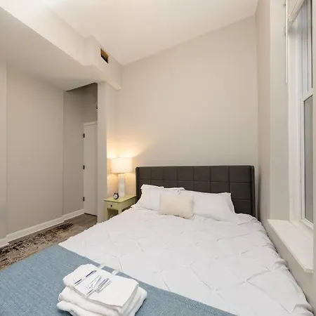 The Secret West Loop Oasis For Up To 4 Guests - 5 Minutes To United Center! Apartment Chicago