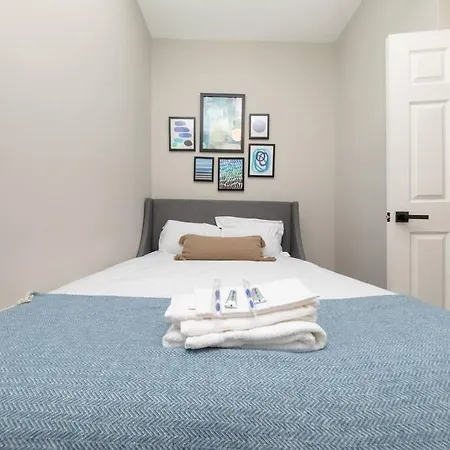 The Secret West Loop Oasis For Up To 4 Guests - 5 Minutes To United Center! Chicago