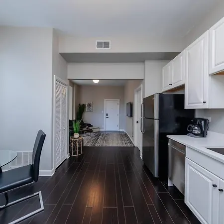 Apartment The Secret West Loop Oasis For Up To 4 Guests *