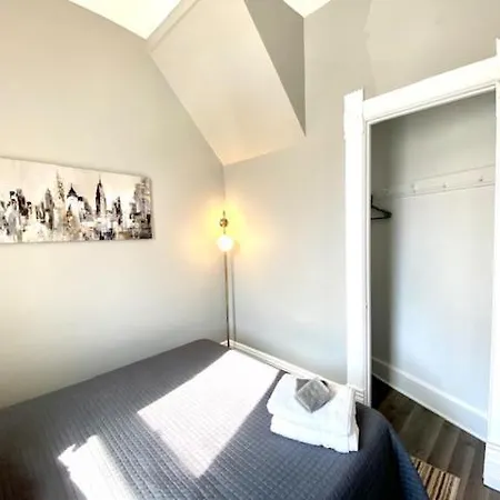 Lakeview 3br Walk To Wrigley, Lake, Dining & Train