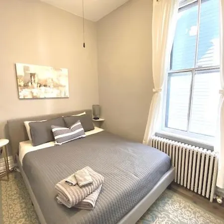 Lakeview 3br Walk To Wrigley, Lake, Dining & Train *