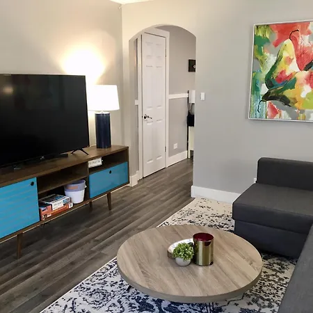 Apartment Lakeview 3br Walk To Wrigley, Lake, Dining & Train Chicago