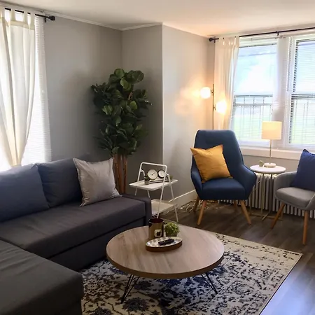 Lakeview 3br Walk To Wrigley, Lake, Dining & Train Apartment Chicago