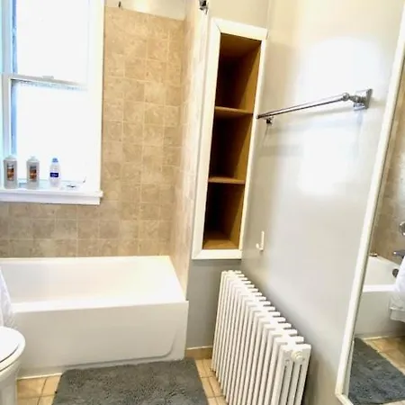 Lakeview 3br Walk To Wrigley, Lake, Dining & Train *