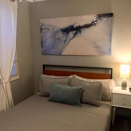 Apartment Lakeview 3br Walk To Wrigley, Lake, Dining & Train
