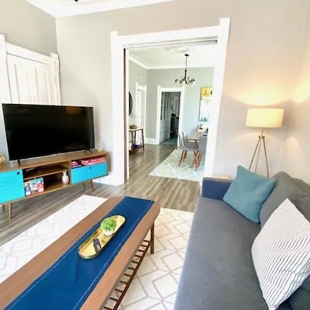 Lakeview 3br Walk To Wrigley, Lake, Dining & Train *