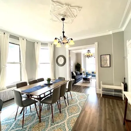 Lakeview 3br Walk To Wrigley, Lake, Dining & Train