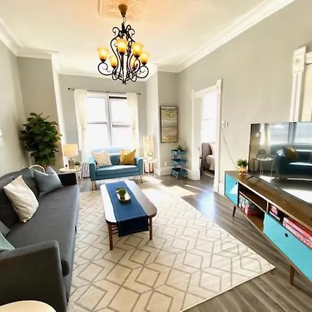 Lakeview 3br Walk To Wrigley, Lake, Dining & Train * Chicago