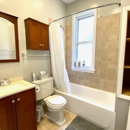 Apartment Lakeview 3br Walk To Wrigley, Lake, Dining & Train