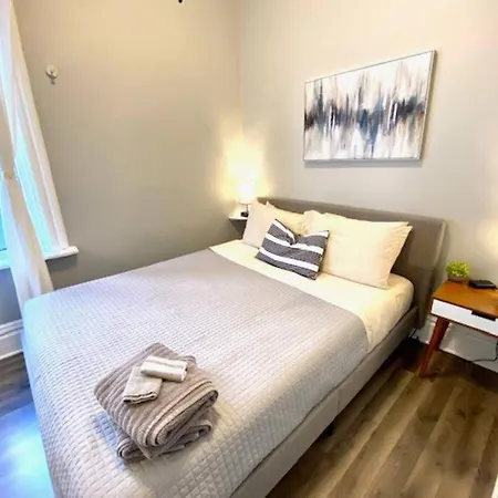 Lakeview 3br Walk To Wrigley, Lake, Dining & Train Chicago