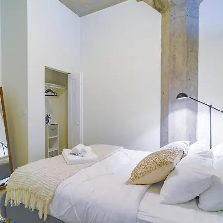 Beautiful 2br With Smart Tv, Gym Access & Parking Close To Mccormick Place, Museums & Michigan Apartment Chicago