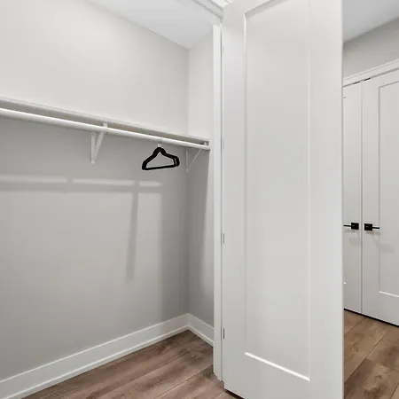 Designer 3bed 2bath New Apt W Ample Hangout Space Apartment *