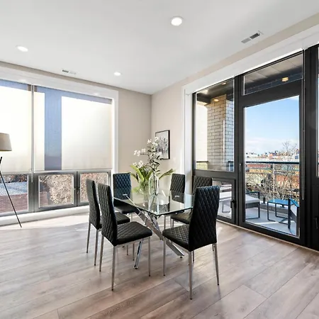 Designer 3bed 2bath New Apt W Ample Hangout Space Apartment