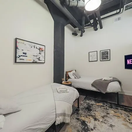Chic Spacious 3br South Loop Near Mccormick Place, Roosevelt Cta & Shopping Area In * Chicago