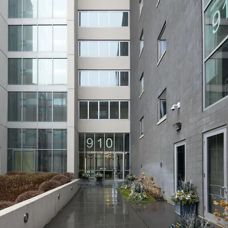 River West 2br W Gym Firepits Nr L Stop Chi-1025 Chicago
