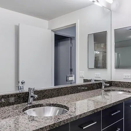 River West 2br W Gym Firepits Nr L Stop Chi-1025