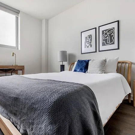 River West 2br W Gym Firepits Nr L Stop Chi-1025 *