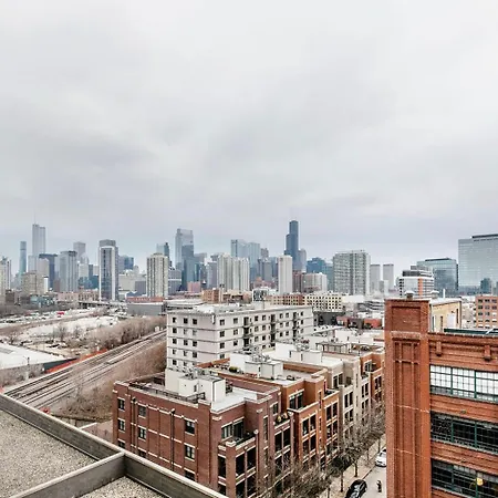 Apartment River West 2br W Gym Firepits Nr L Stop Chi-1025 *