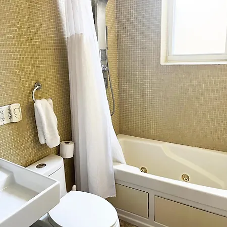 Mozart Beauty Apartment Chicago