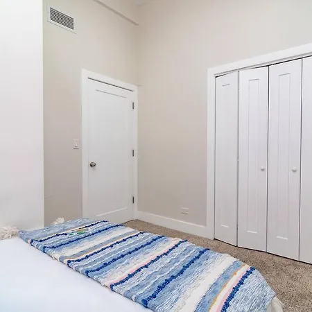 Mccormick 420 Friendly 2br With Optional Parking For Up To 6 People * Chicago