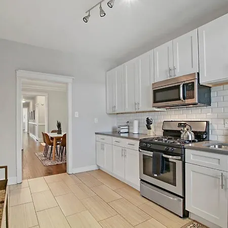 Apartment Roomy & Inviting 3br - 53rd St 2e Chicago