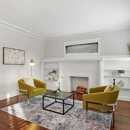 Apartment Roomy & Inviting 3br - 53rd St 2e Chicago