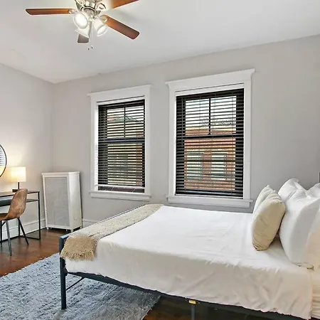 Roomy & Inviting 3br - 53rd St 2e Apartment *