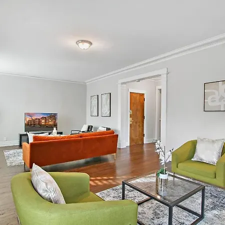 Apartment Roomy & Inviting 3br - 53rd St 2e Chicago