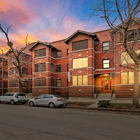 Apartment Roomy & Inviting 3br - 53rd St 2e Chicago