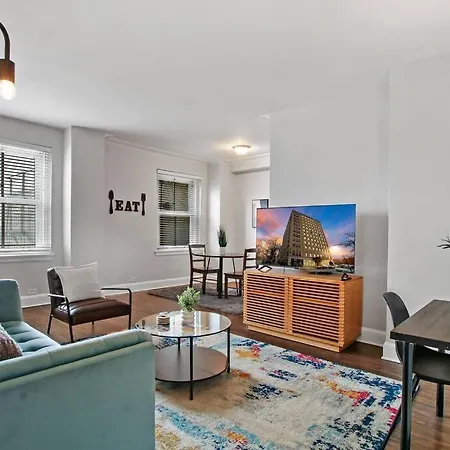 Apartment 1br Sleek And Comfy - Bstone 908