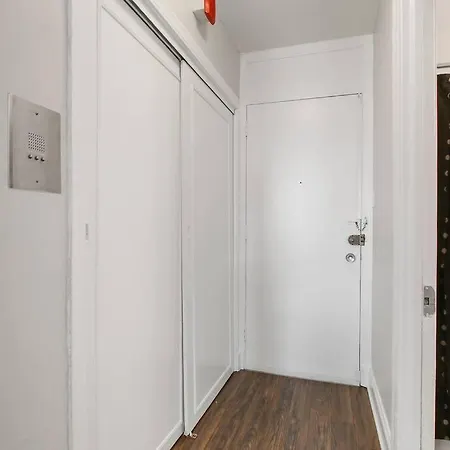 Apartment 1br Sleek And Comfy - Bstone 908 *