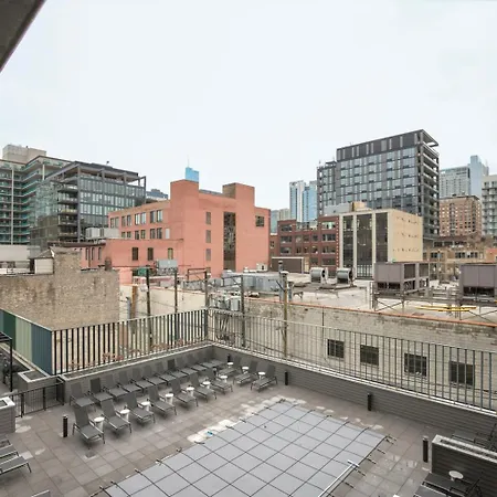 River North 1br Nr L Stop Riverwalk Loop Chi-1037 *