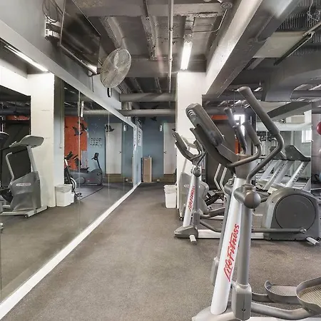 Prime & Fully Furnished - Windermere 609 Apartment