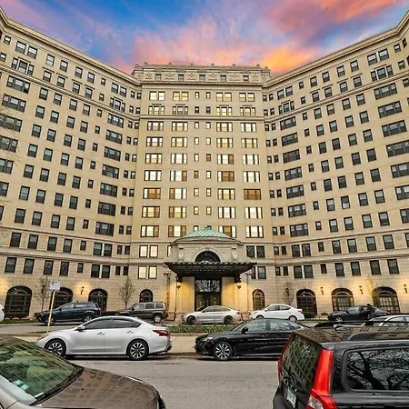 2br Sunny In Hyde Park - Windermere 211 Chicago