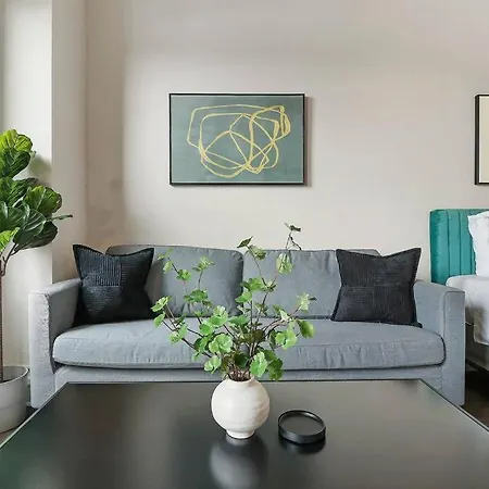 Prime & Fully Furnished - Windermere 609 *