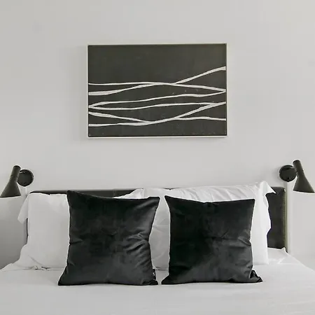 Serene & Contemporary - Del Prado 817 Apartment Chicago