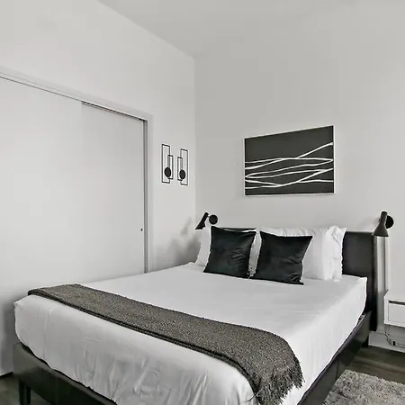 Serene & Contemporary - Del Prado 817 *